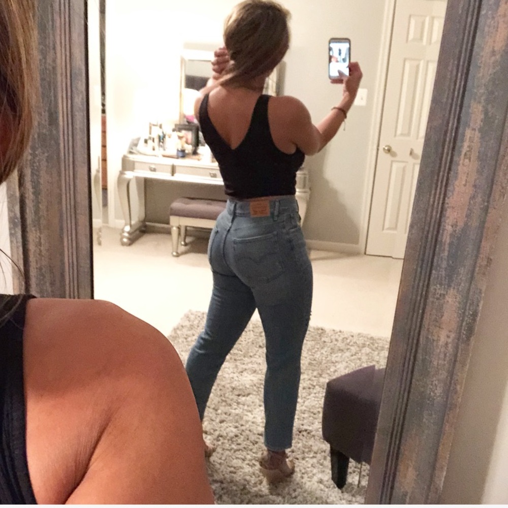LEVIS 724 HIGH RISE STRAIGHT CUT HIGH WAIST JEANS - Picture 2 of 8